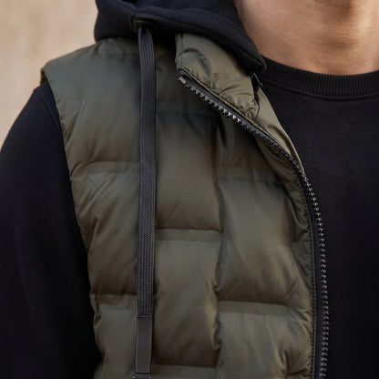 Merrow Padded Vest close-up detail of the front zip teeth, drawcord and quilted panel stitching