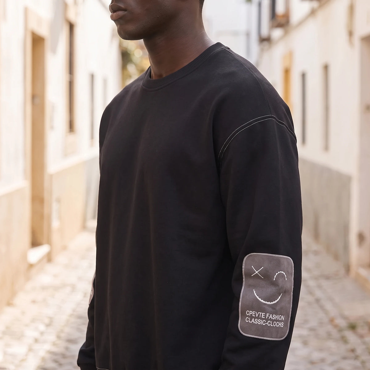 Corwin Classic Crewneck black, side view on model