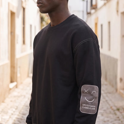 Corwin Classic Crewneck black, side view on model